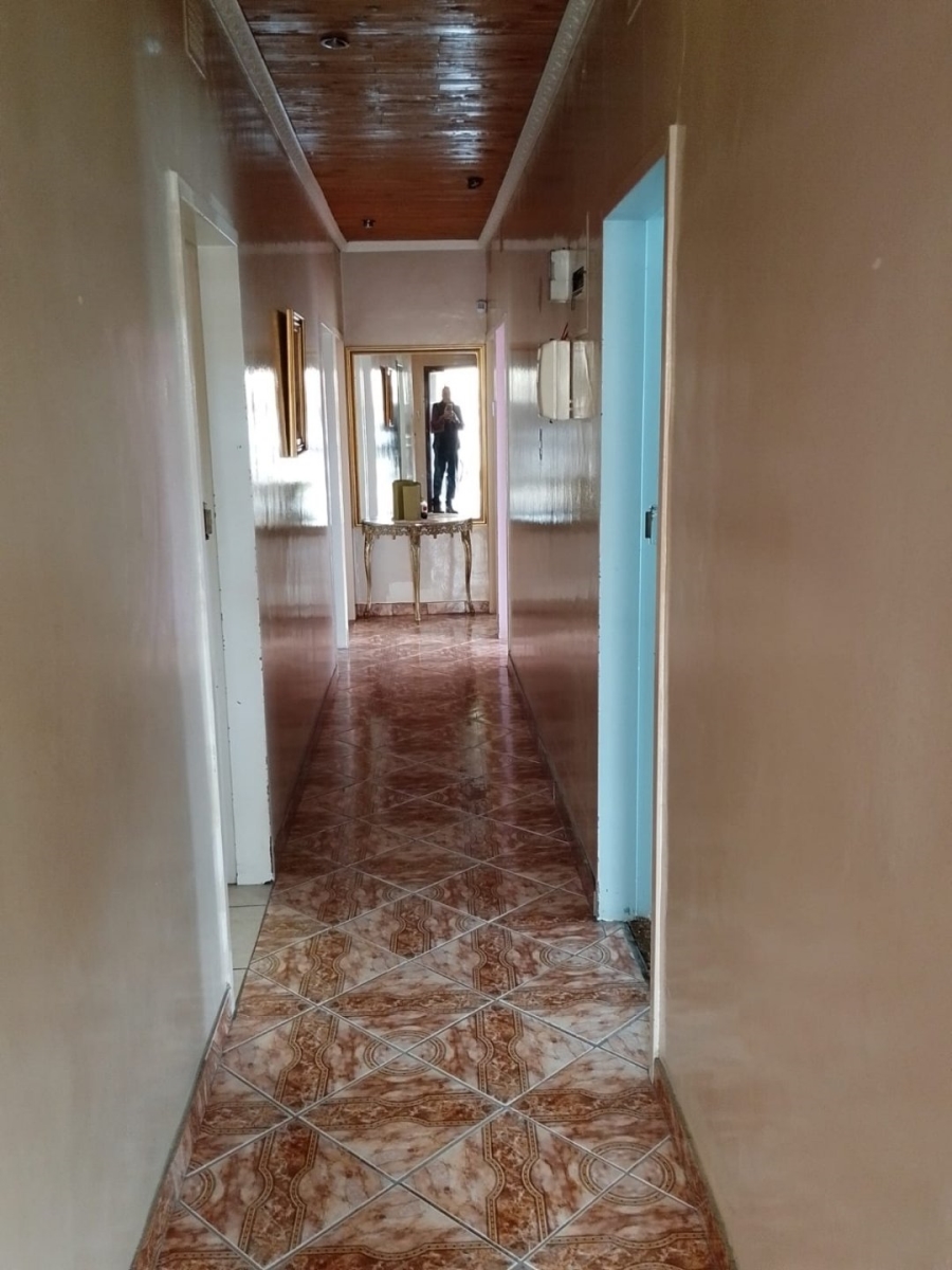 5 Bedroom Property for Sale in Meiringspark North West